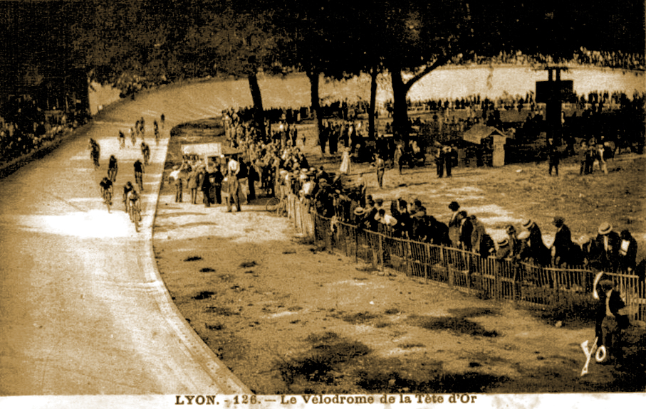 carte postale vélodrome de la tête d'or